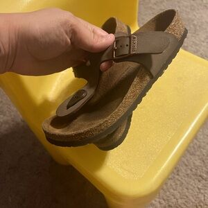 Pre-owned Birkenstock Gizeh kids sandals, size 31 UK and 13 US